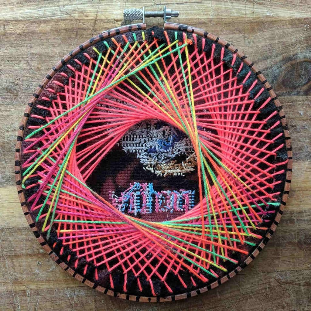 Example of a spirograph style hoop backing by phdyed.