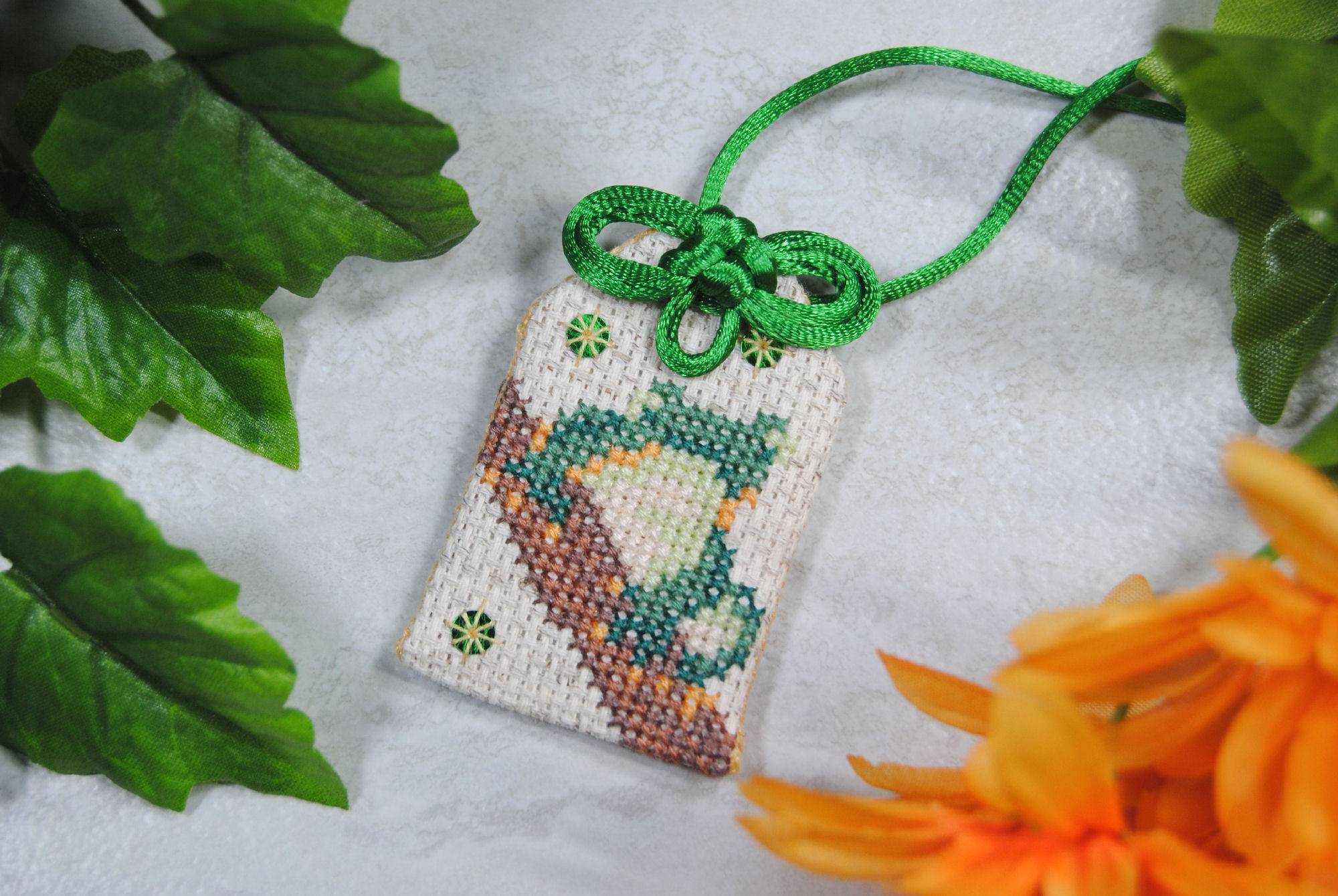 FLOWER CHARMS with quick tutorial  Flower charm, Flower tutorial