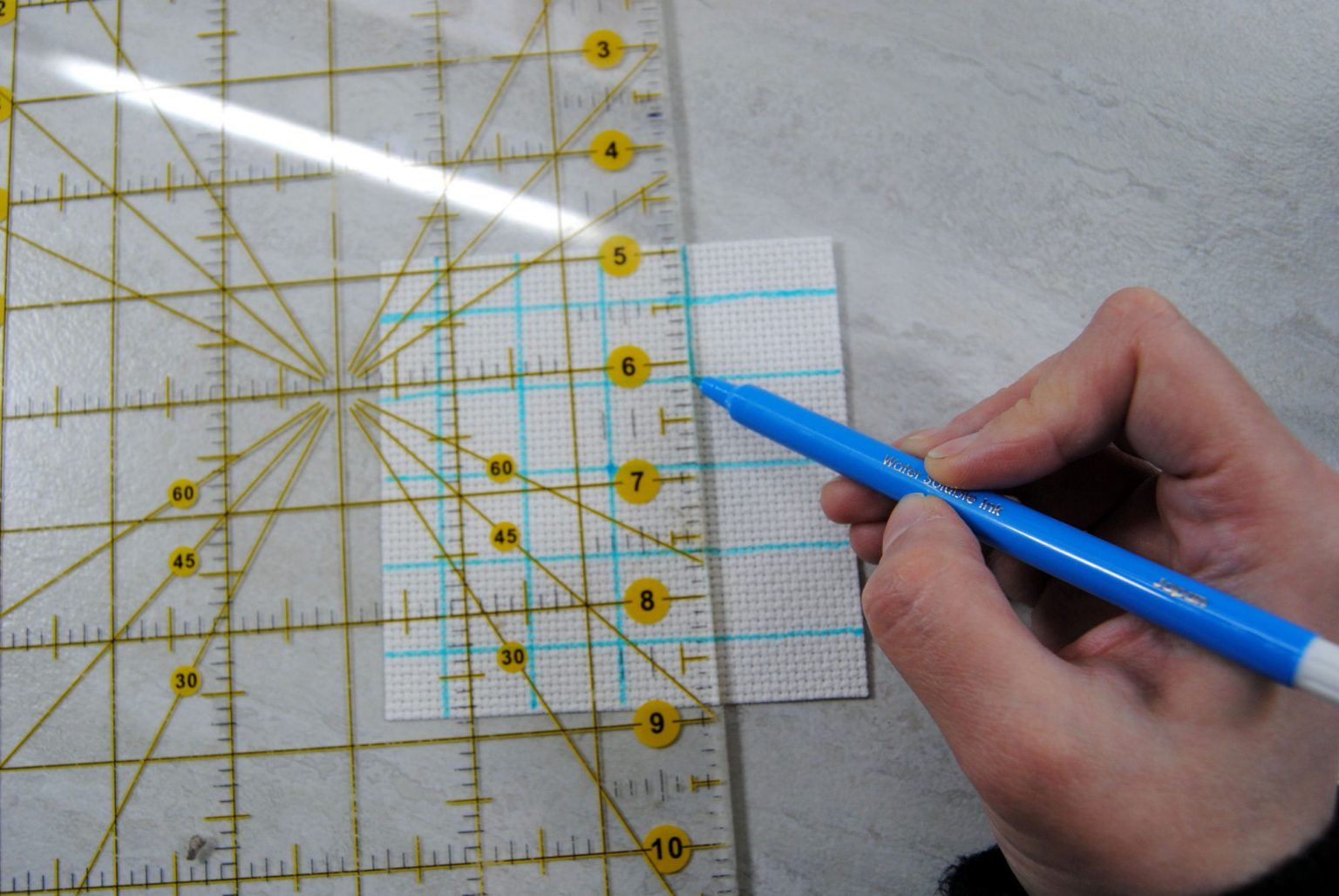 Gridding for Cross Stitch: Techniques to Help With Counting Stitches ⋆