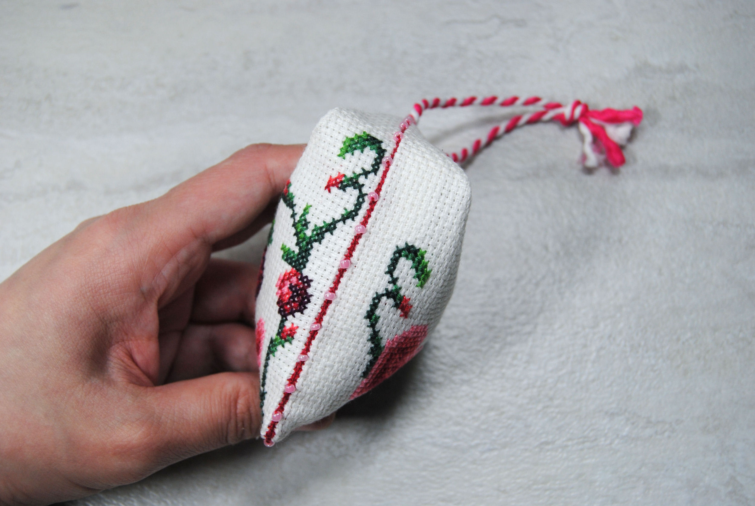 How to Make Cross Stitch Ornaments, Cushions and Wall Hangings -  Caterpillar Cross Stitch